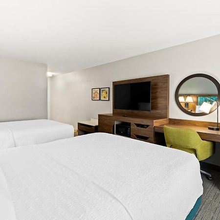 Hampton Inn & Suites Canton Норт-Кантон Экстерьер фото